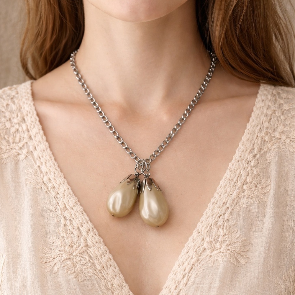 013  Double Teardrop Lucite Necklace – Silver Tone Chain